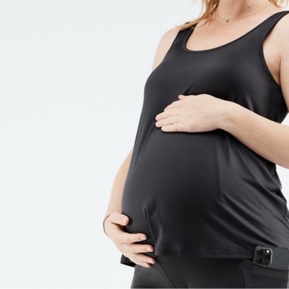 Fabletics- 2 maternity tanks- size large